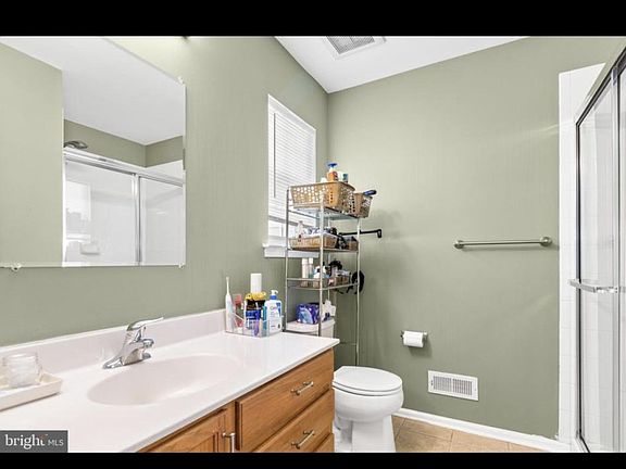 3rd image of 1002 Buckingham Dr #21
