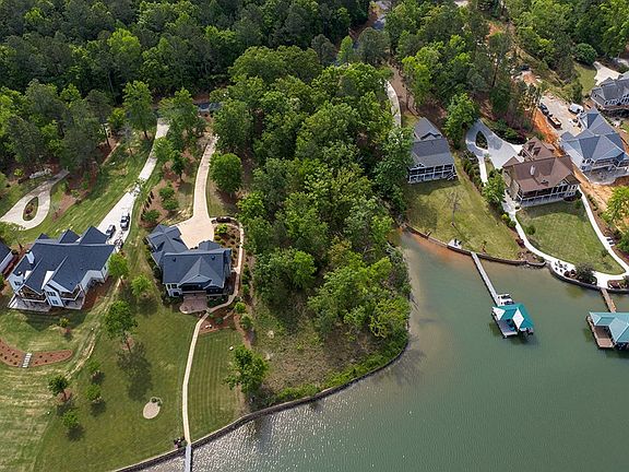 2nd image of 432 Commonwealth Dr