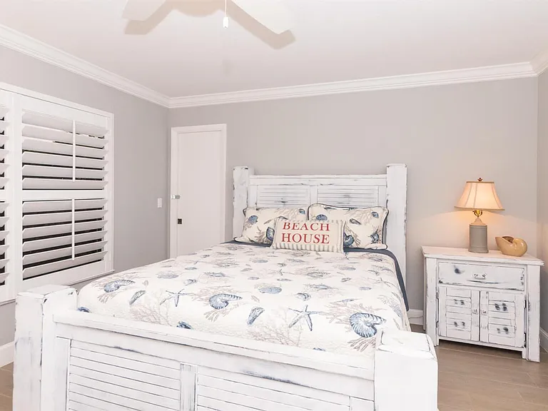 4041 NE Breakwater Dr — Photo 22