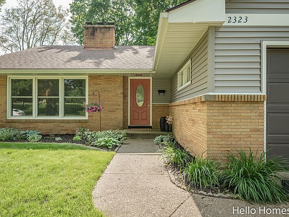 2nd image of 2323 Swensberg Ave NE