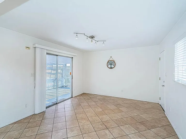 1805 Reed Ave — Photo 3