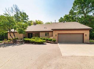 13530 Chateau Cove Dr, Holly, MI 48442