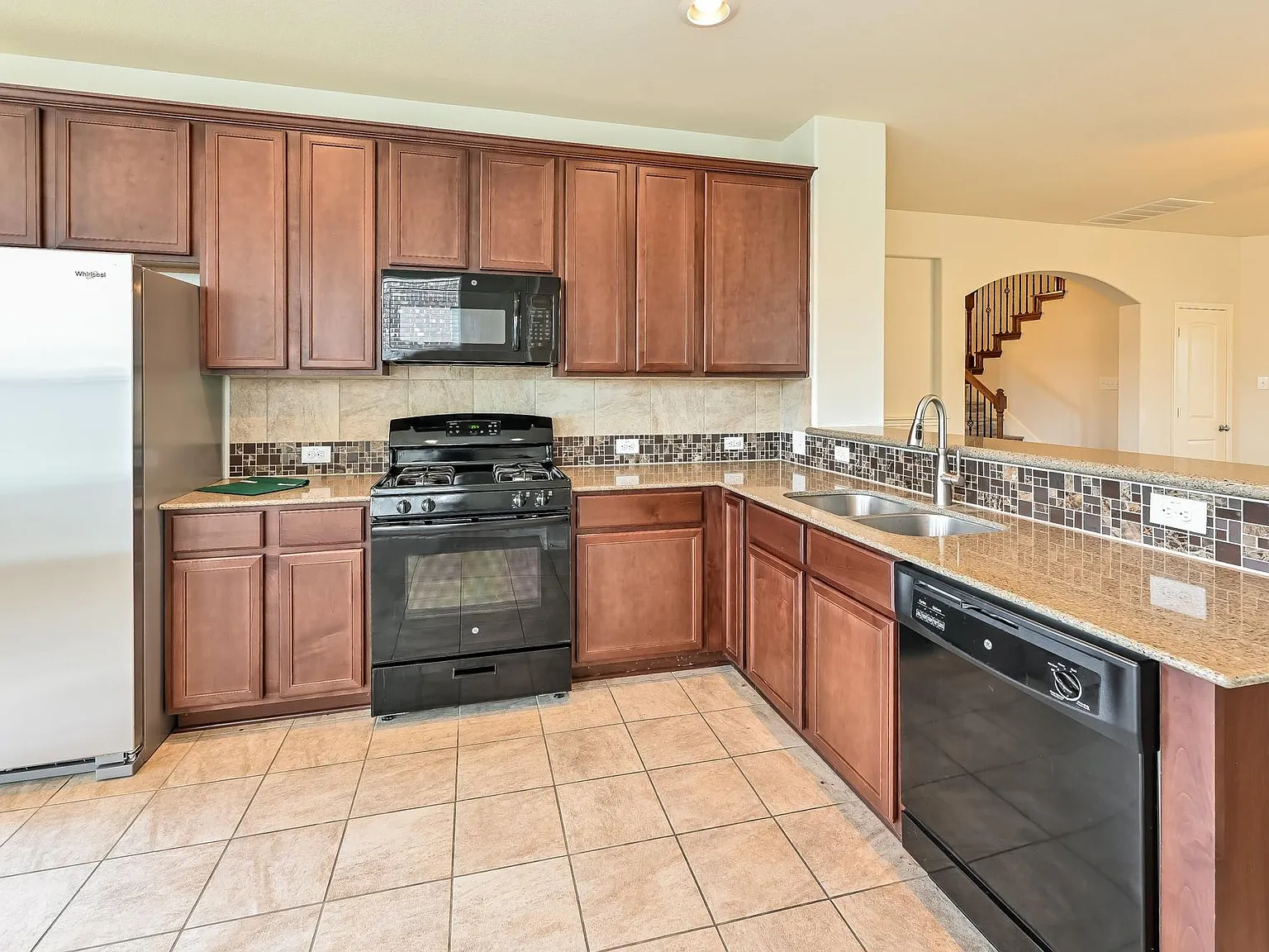 4 bed, 3.5 bath, 2268 sqft, $1,830 — Photo 4