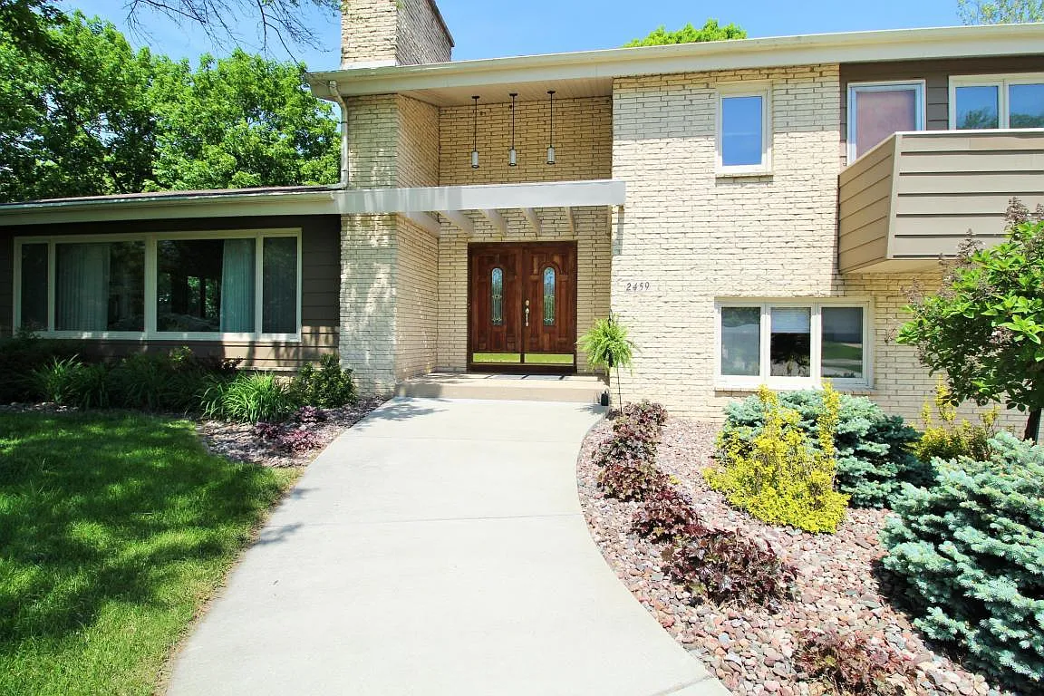 2459 Blarney Stone Dr photo 1