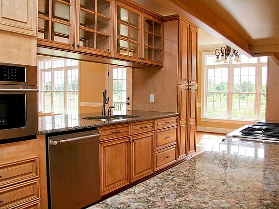 Kitchen with Granite