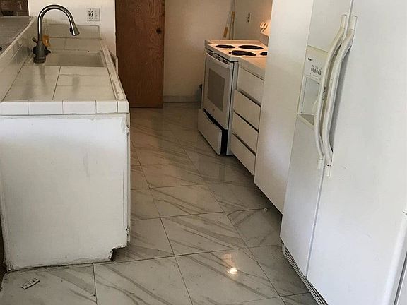 3rd image of 2675 W Fairmont Ave