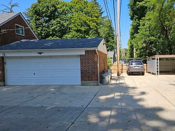 3rd image of 1108 Acorn Dr