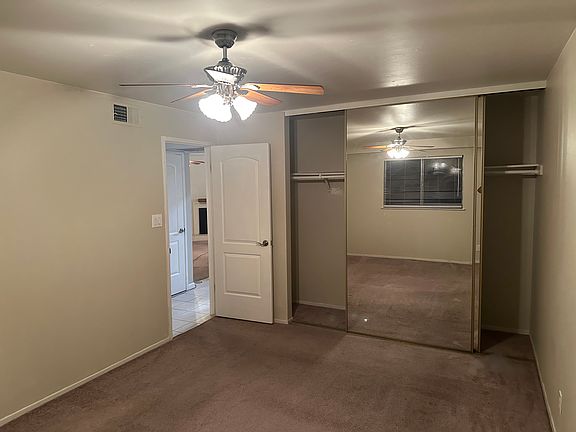 4th image of 328 Northbank Ct APT 52