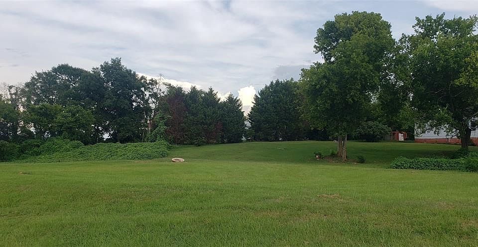 1st image of 35 Riverhills Ct