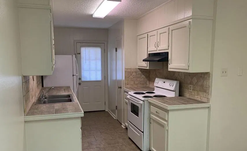 2 bed, 1198 sqft, $1,450 — Photo 3