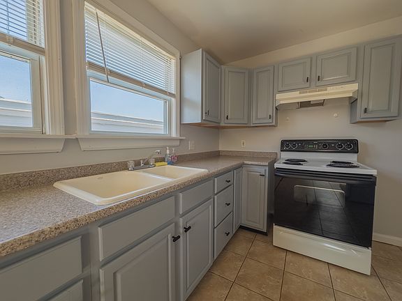 2nd image of 18 Hunters Ave #3