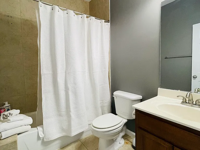 Upstairs Hall Full Bath