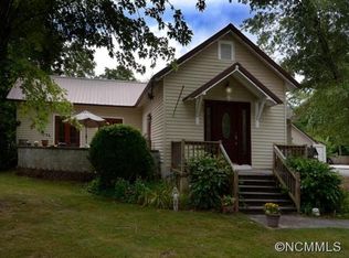 115 Rutledge Dr, Hendersonville, NC 28739