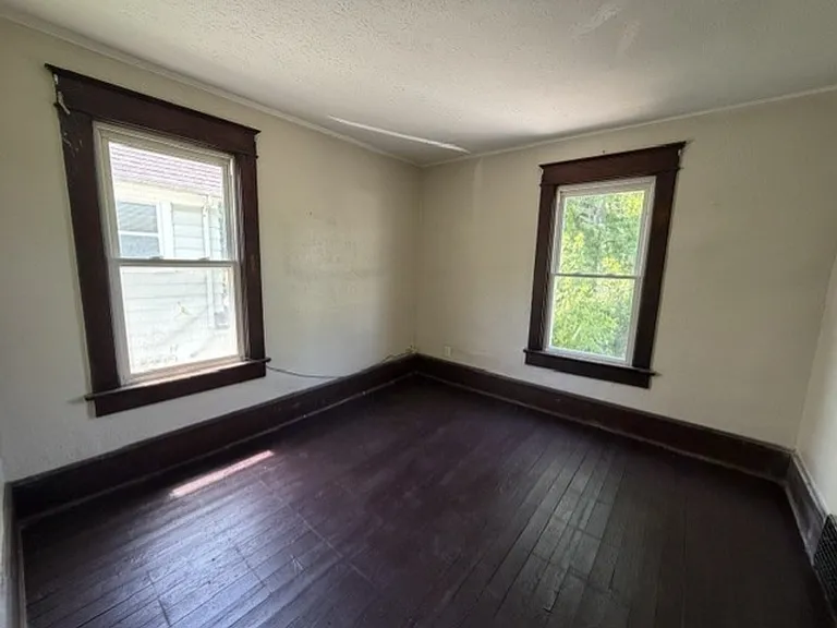 768 Beardsley St — Photo 11