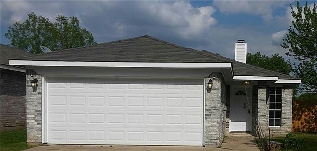 1st image of 10621 Shadywood Dr