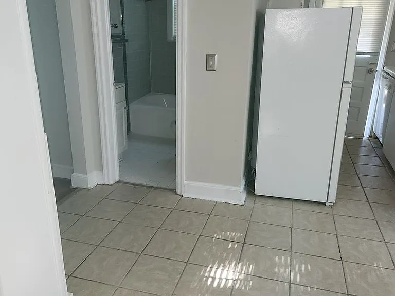 1029 Hancock St — Photo 8