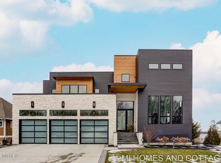 1819 S Shore Dr, Holland, MI 49423