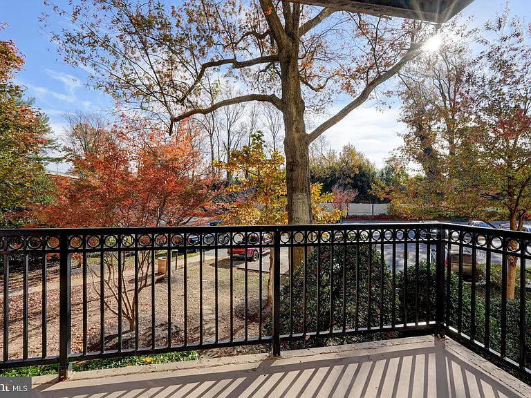 1900 Lyttonsville Rd #211 — Photo 32