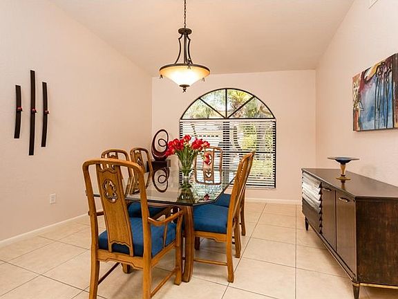 5th image of 822 Marco Dr NE