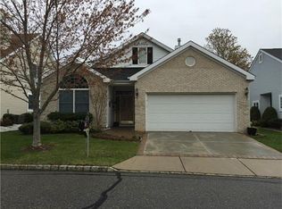 19 Chandler Ct, Monroe Township, NJ 08831