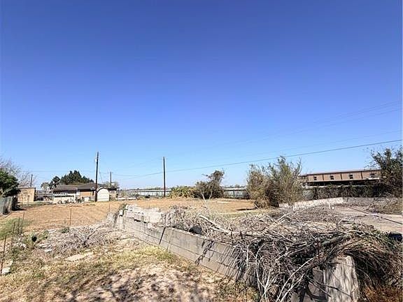 4th image of 6109 Centurion Ave