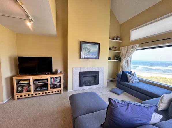 101 Shell Dr #304, Watsonville, CA 95076
