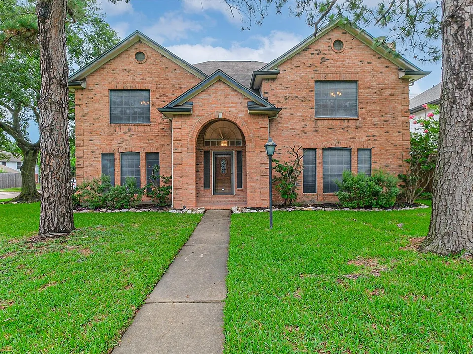 10218 Hedge Way Dr