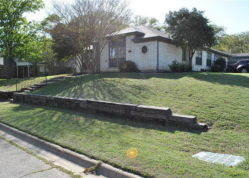 1st image of 2319 Longmeadow St