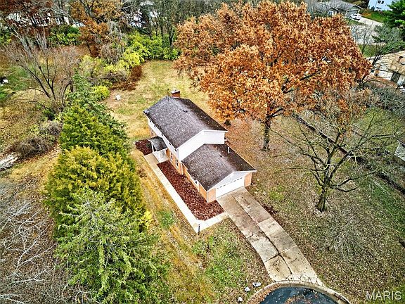2nd image of 1408 Fischer Ln