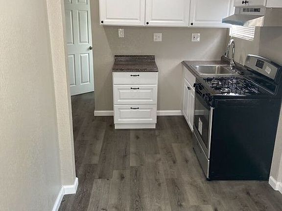 2nd image of 1452 N Peterson Ave #1452
