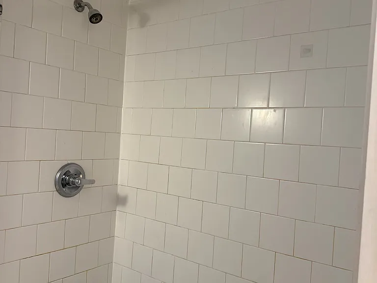 2 Wachusett St #4B — Photo 4