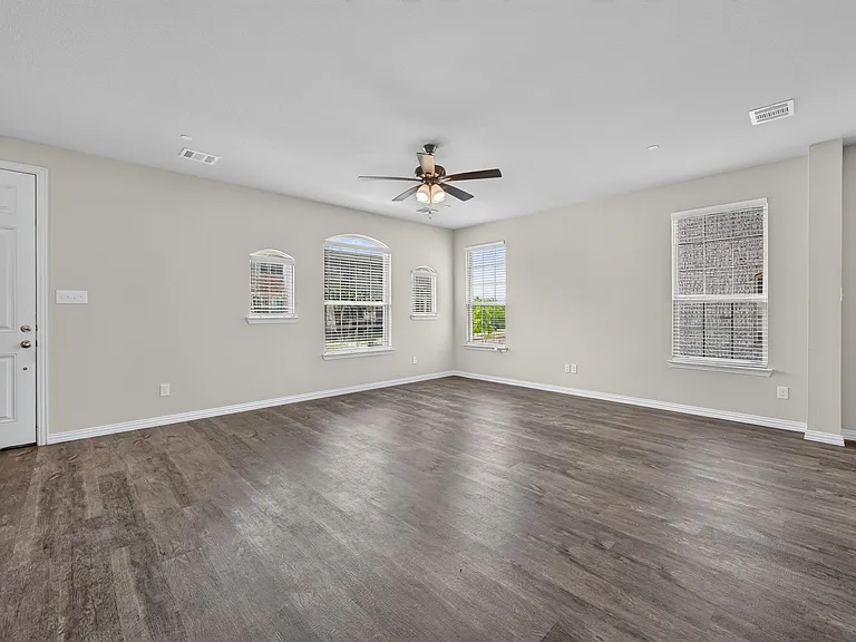 3316 Solana Cir — Photo 5