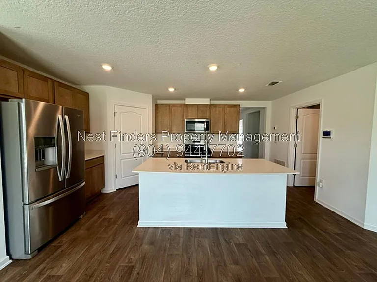 448 Orellana Rd — Photo 4