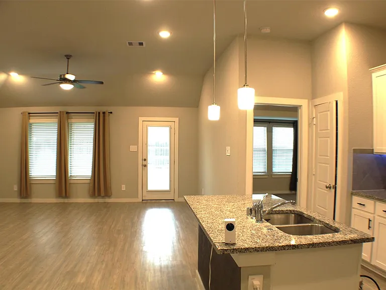 727 Larkspur Shadow Dr — Photo 4