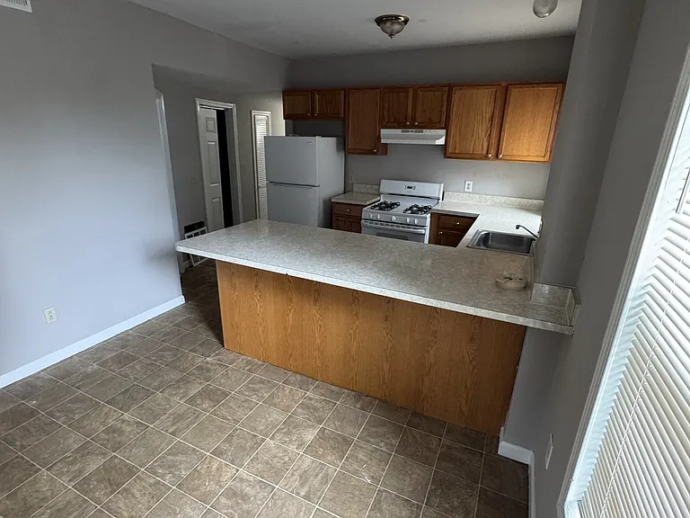 164 Babcock St #2N — Photo 12