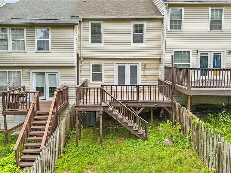2266 Oak Glenn Cir — Photo 32