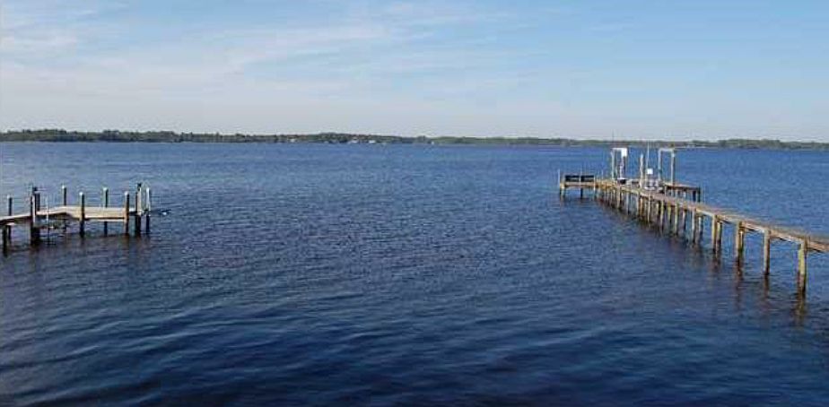 1st image of 1804 Country Club Dr.