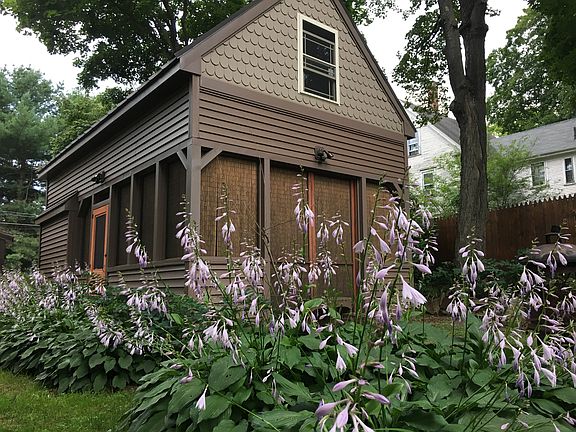 Screen house with storage 