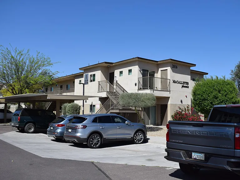 2016 W Orangewood Ave — Photo 14