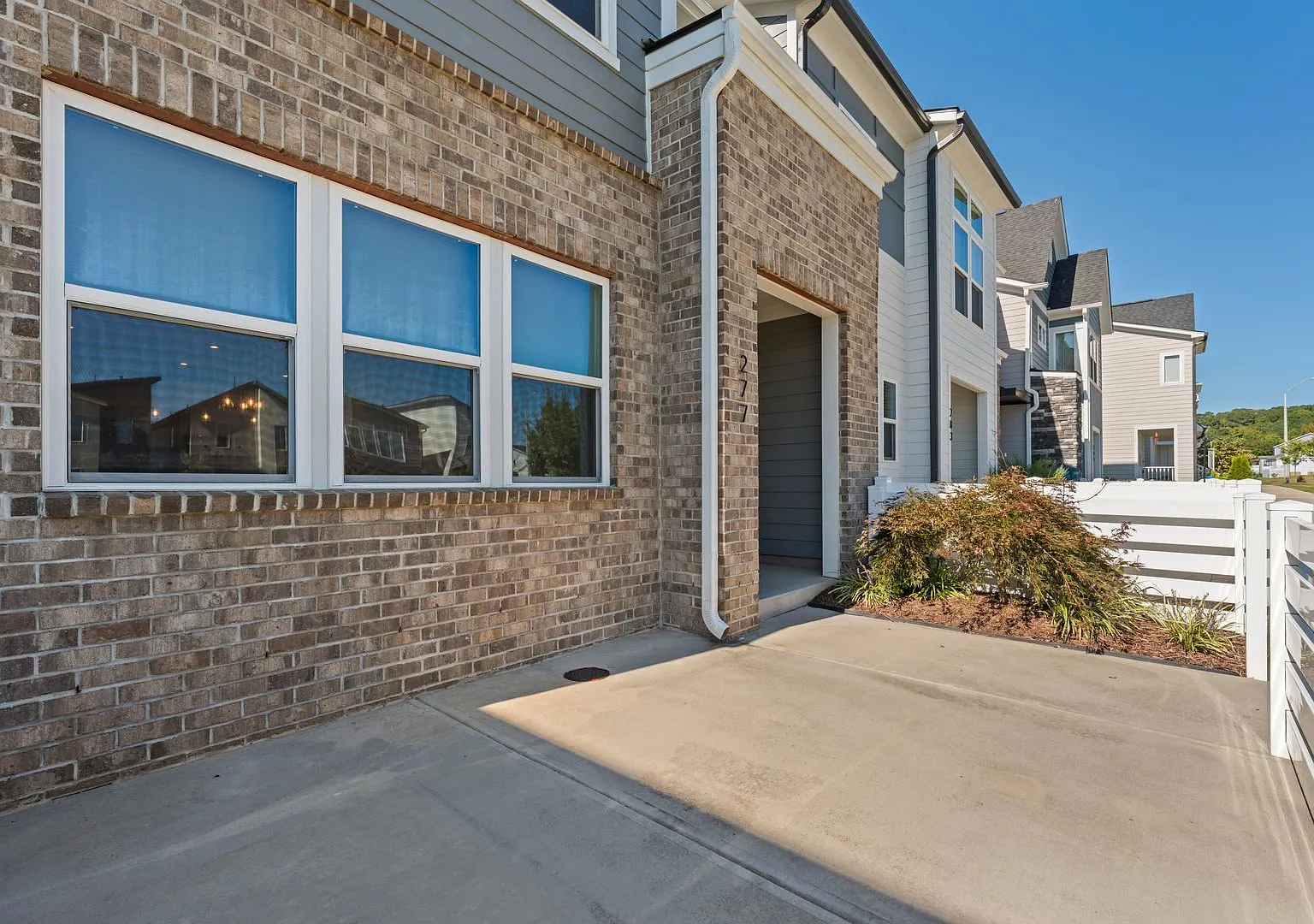 Spacious 3-Bedroom Pittsboro Townhome with Garage, Loft & Modern Finishes — Photo 3