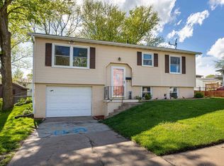 2065 Ellen St, Dubuque, IA 52002