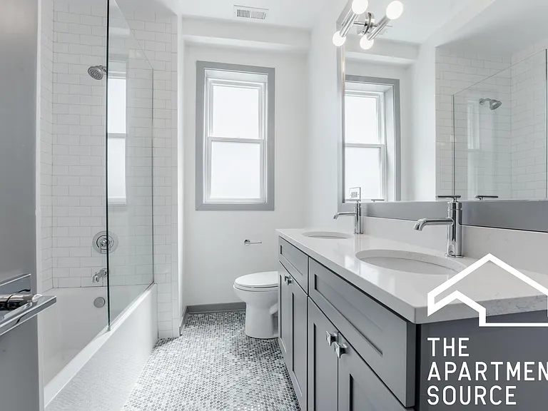 2806 N Mozart St #1R — Photo 5