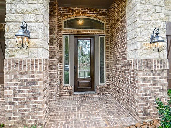 3rd image of 27734 Bandera Glen Ln