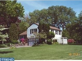 1030 Sunset Dr, Blue Bell, PA 19422