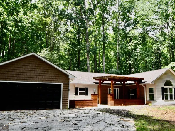 257 Lake Place Dr, Lavonia, GA 30553