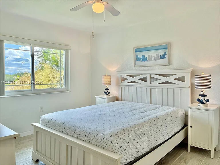 221 Palm Dr #306 — Photo 8