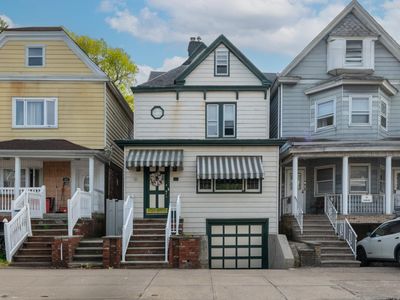 16 E 42nd St, Bayonne, NJ, 07002