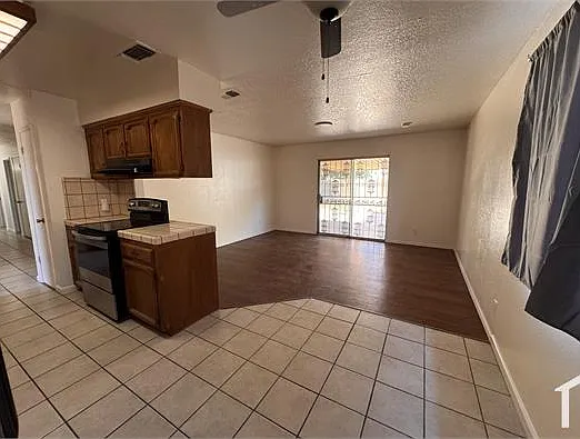 4445 N Emerson Ave — Photo 13