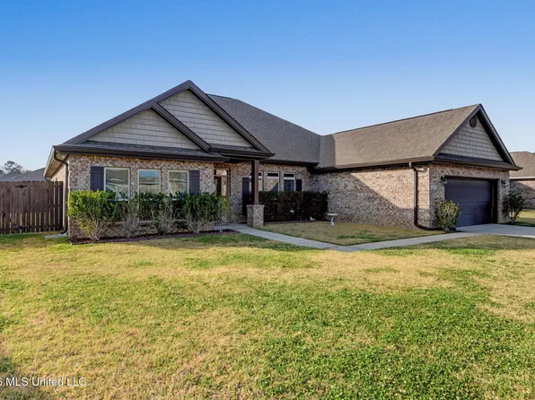 10589 Harvest Dr, Gulfport, MS 39503