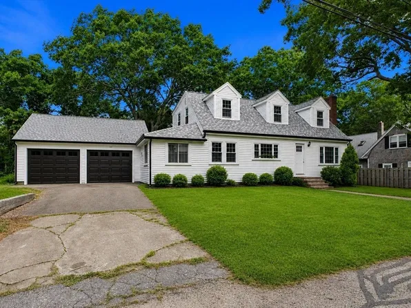 17 Winthrop Rd, Plymouth, MA 02360